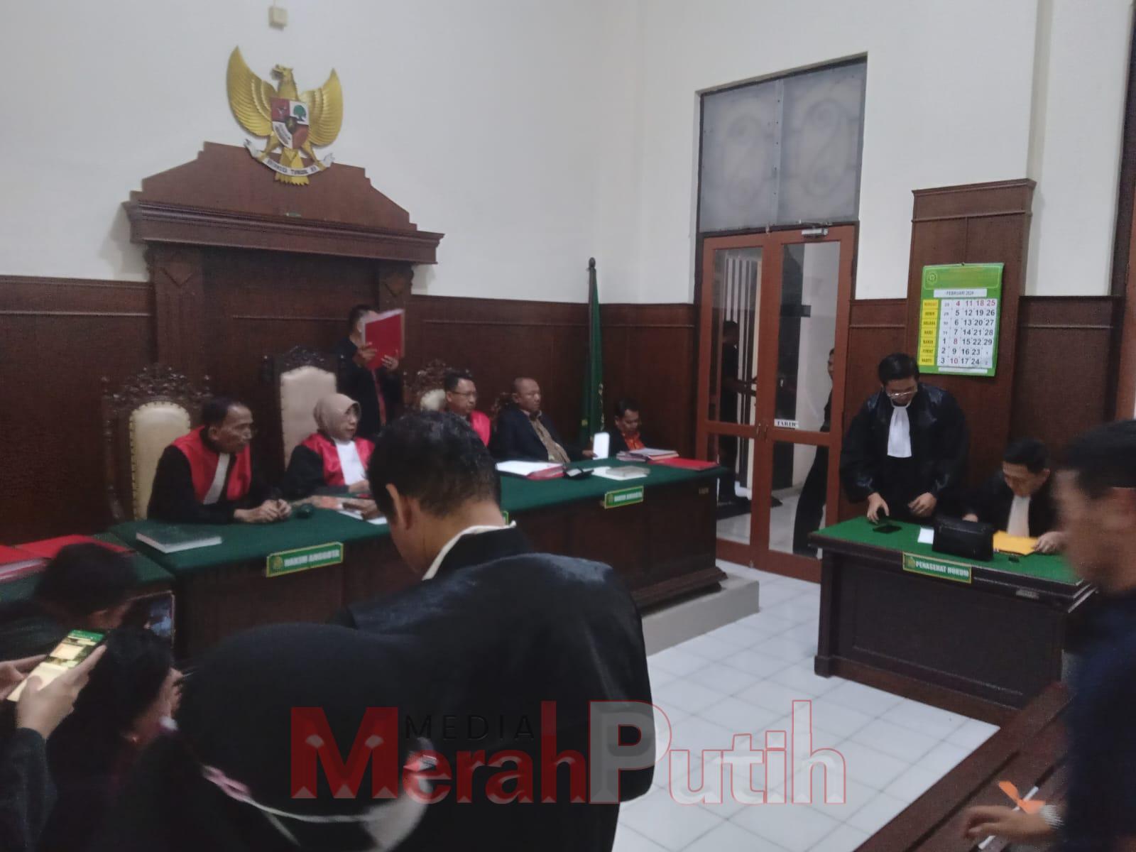 Gelapkan-uang-seorang-manager-dituntut-penjara
