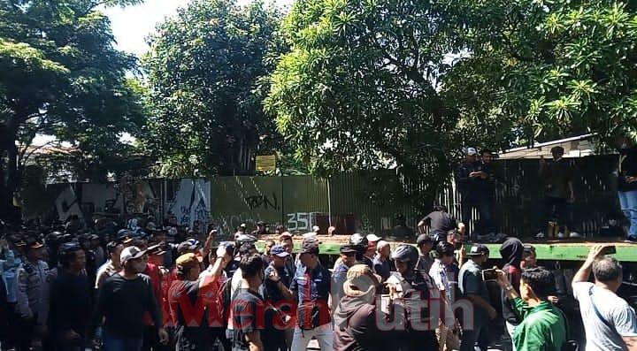 pn-surabaya-eksekusi-gudang-di-jalan-kenjeran