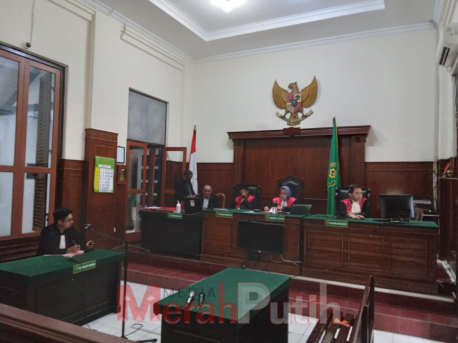 pemuda-saling-baku-hantam-di-pasar-benowo