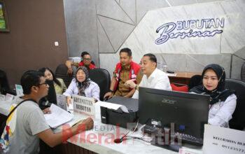 Ngantor di Kelurahan Wali Kota Eri Perkuat Pelayanan Adminduk