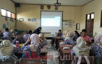 Mahasiswa UNESA Edukasi Pemanasan Global dengan Kalkulator Karbondioksida