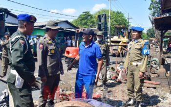 154 PKL di Pasar Loak Dupak Rukun Dibongkar