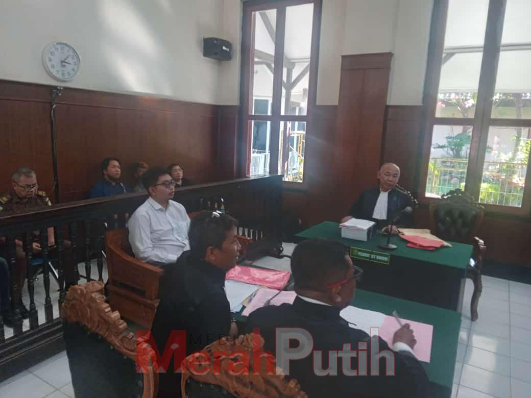 seorang-sales-gunakan-uang-perusahan