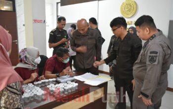 121 Pegawai Kejari Tanjung Perak Tes Urine Massal