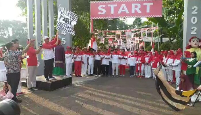 Jalan Sehat Patriotik Surau Qutubul Amin, Aldi Tahir Hibur 2.500 Peserta