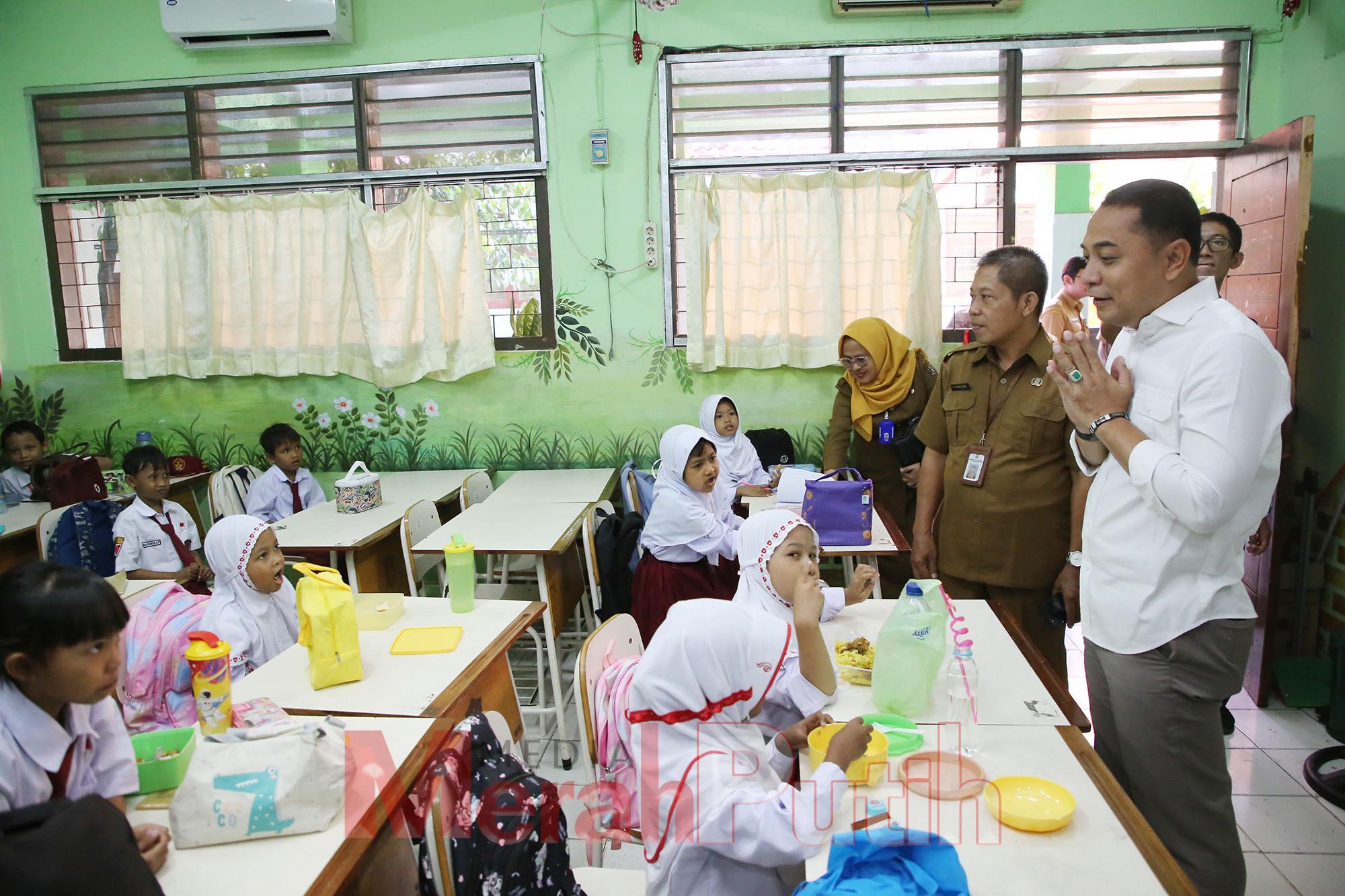 pemkot-surabaya-prioritas-sekolah-lama-spmb