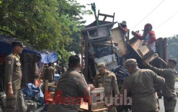 129 PKL di Bawah Jembatan Suramadu Ditertibkan