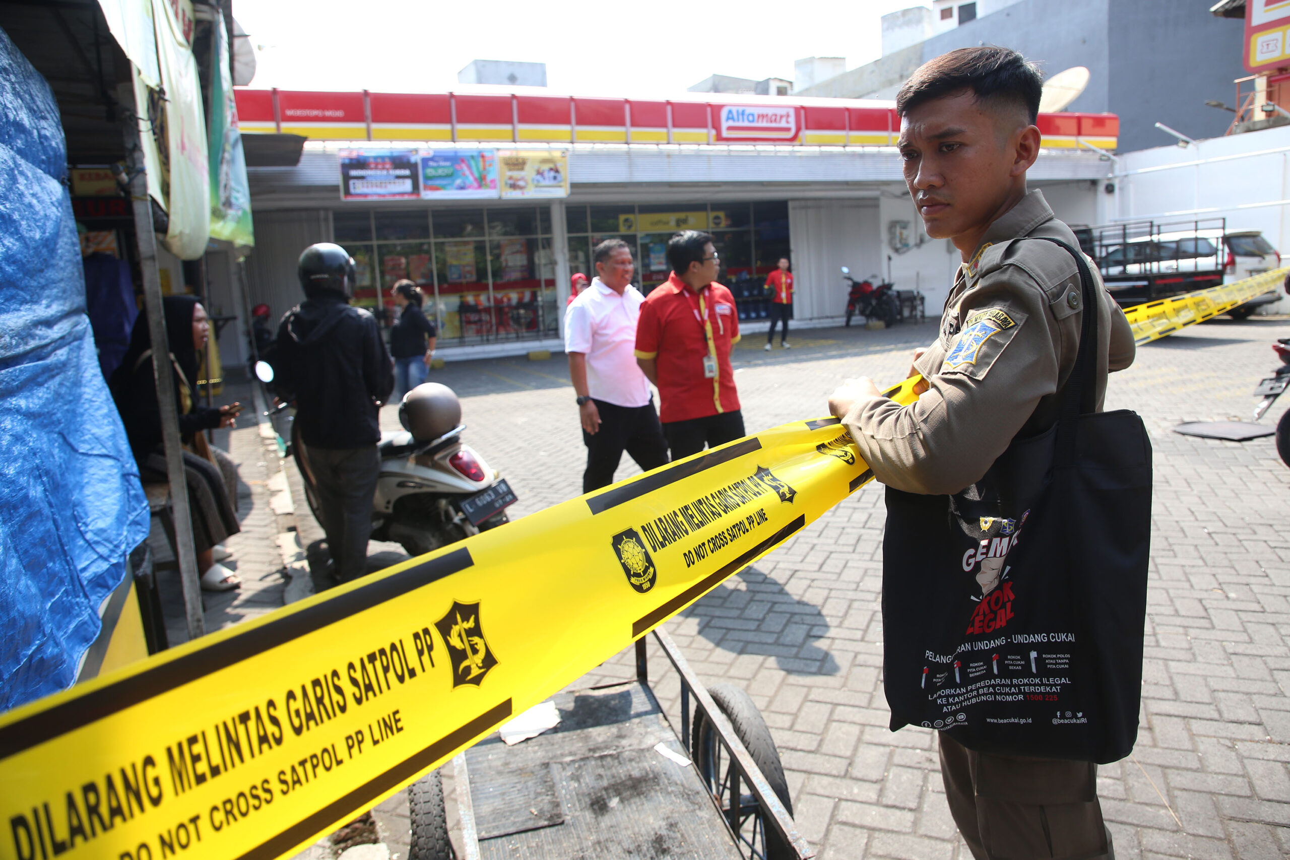 pemkot-surabaya-bidik-izin-parkir-restoran