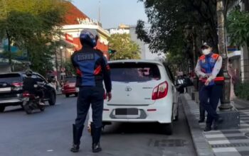 penataan-parkir-jalan-tunjungan-pengunjung