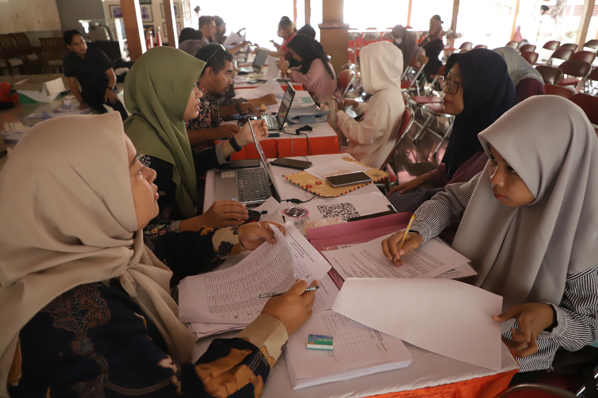 pemkot-surabaya-gandakan-beasiswa-kuliah