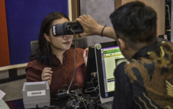 tertib-adminduk-warga-jadi-kunci-bansos