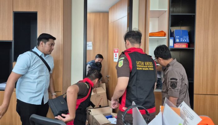 Kejari Tanjung Perak Geledah Kantor Pelindo, Dugaan Korupsi Rp196 Miliar Terkuak