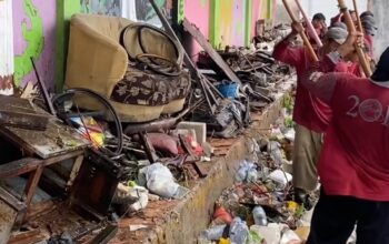 sampah-kursi-pompa-kalisari-rusak-banjir