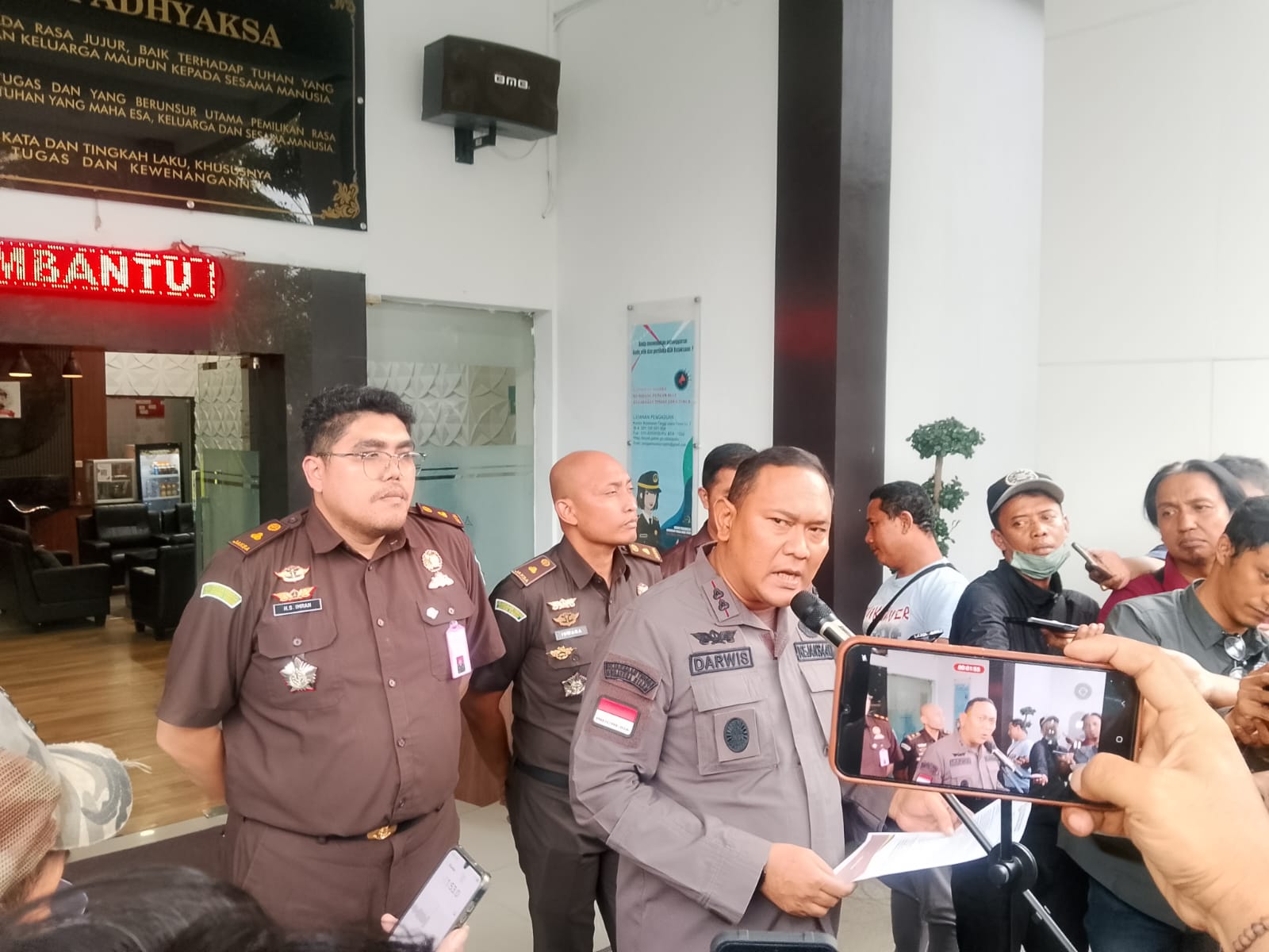 6-tersangka-korupsi-proyek-kolam-pelindo-iii