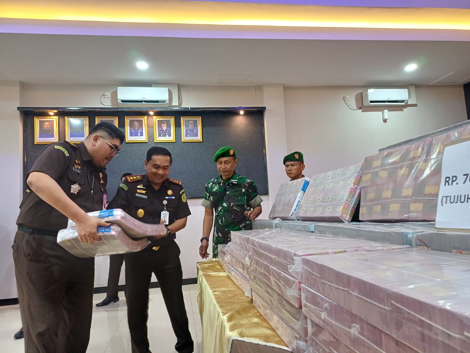 kejari-tanjung-perak-sita-rp70-miliar-korupsi