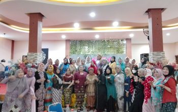 hari-ibu-perempuan-dari-27-kecamatan-merajut