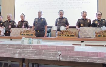 kejati-jatim-sita-uang-korupsi-pelabuhan-dabn