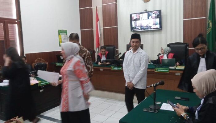 Terdakwa Ijazah Palsu Unitomo Akui Perbuatan Patok Tarif Rp500-Rp1 Juta
