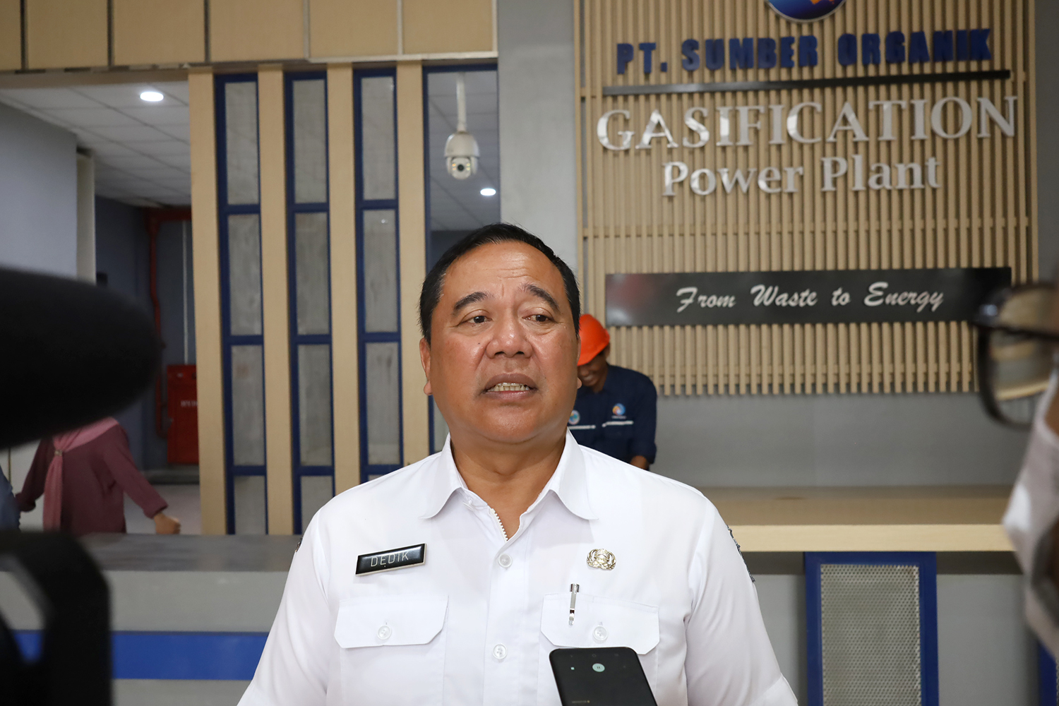 dlh-surabaya-parkir-di-dalam-area-makam-gratis