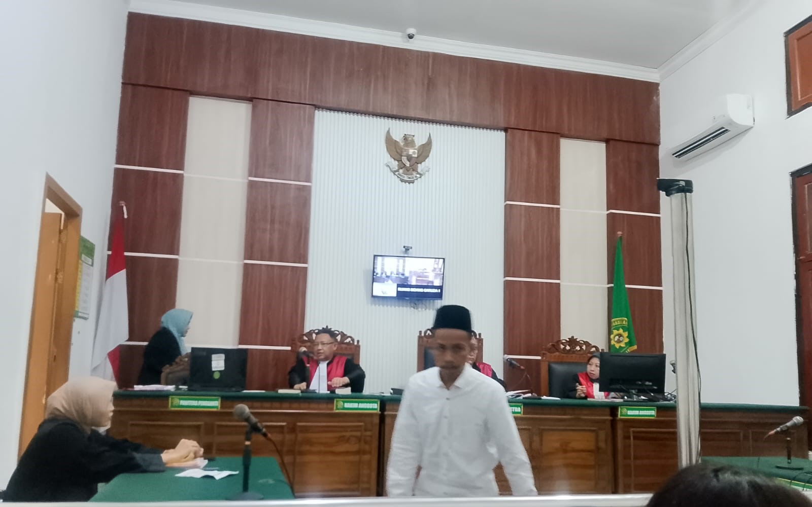 jadi-kurir-sabu-lentera-dituntut-2-tahun