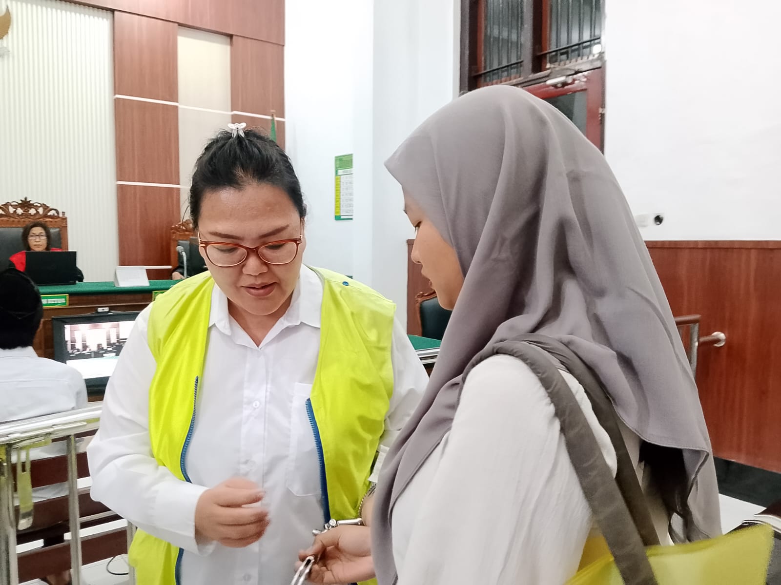 vera-mumek-pemilik-toko-v’mart-didakwa-penipuan