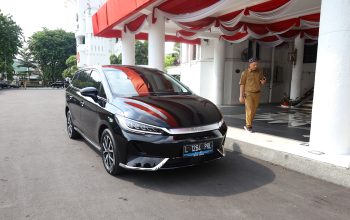 Hemat BBM, Seluruh Kendaraan Operasional Pemkot Surabaya Beralih ke Listrik