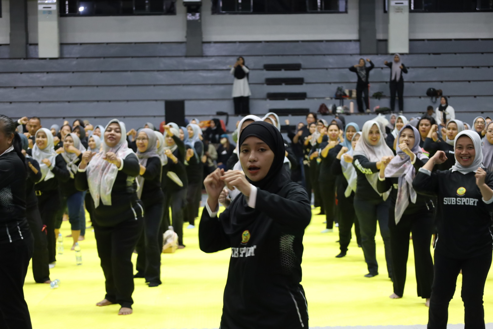 hari-kartini-perempuan-diajari-bela-diri