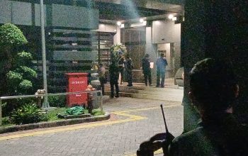 kantor-esdm-jatim-digeledah kejati-pungli