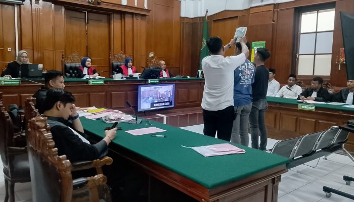 2 Pengedar Sabu Jaringan Menganti Terbongkar dari Kos hingga Desa