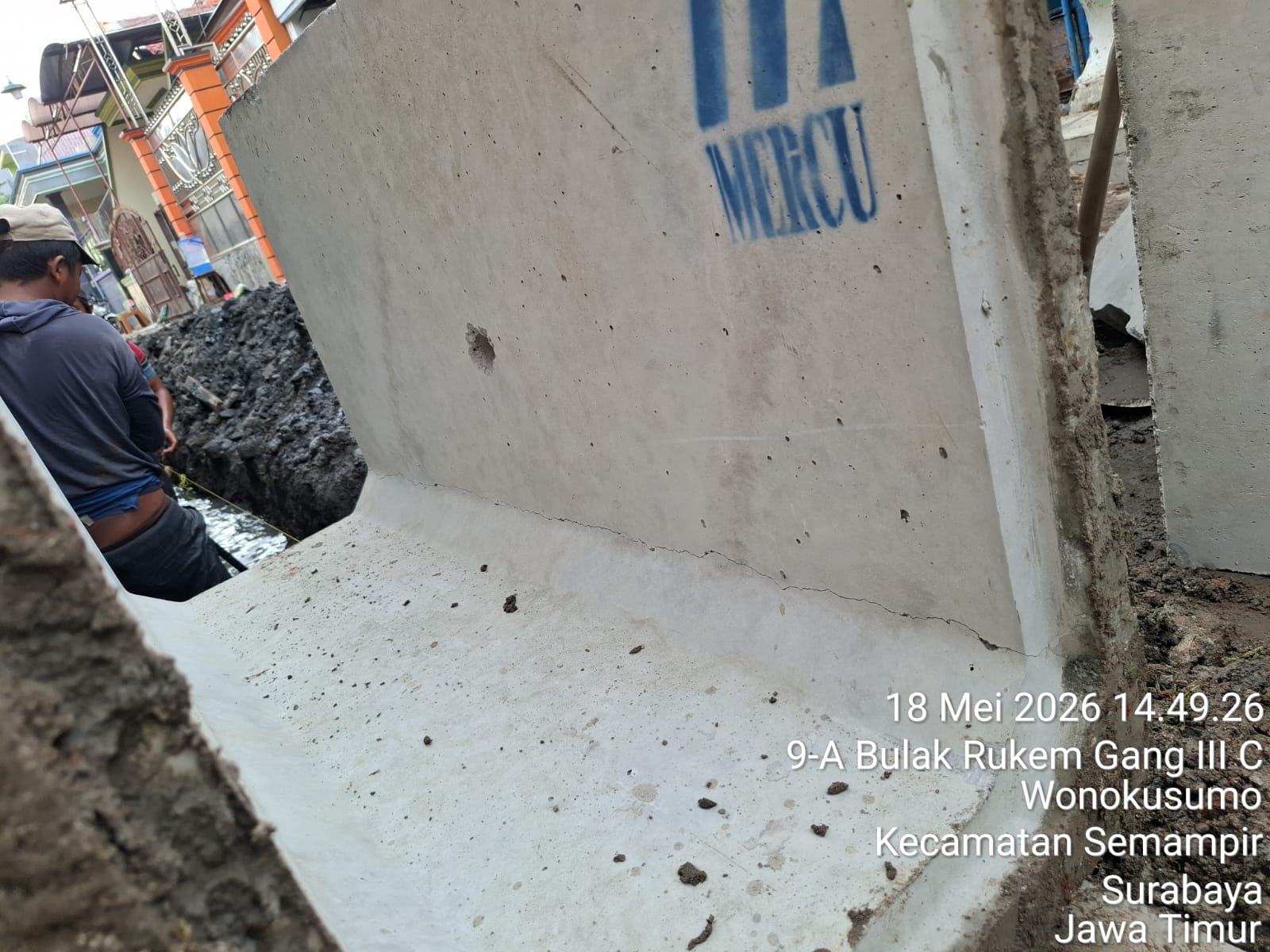 proyek-jalan-paving-bulak-rukem-u-ditch-pecah