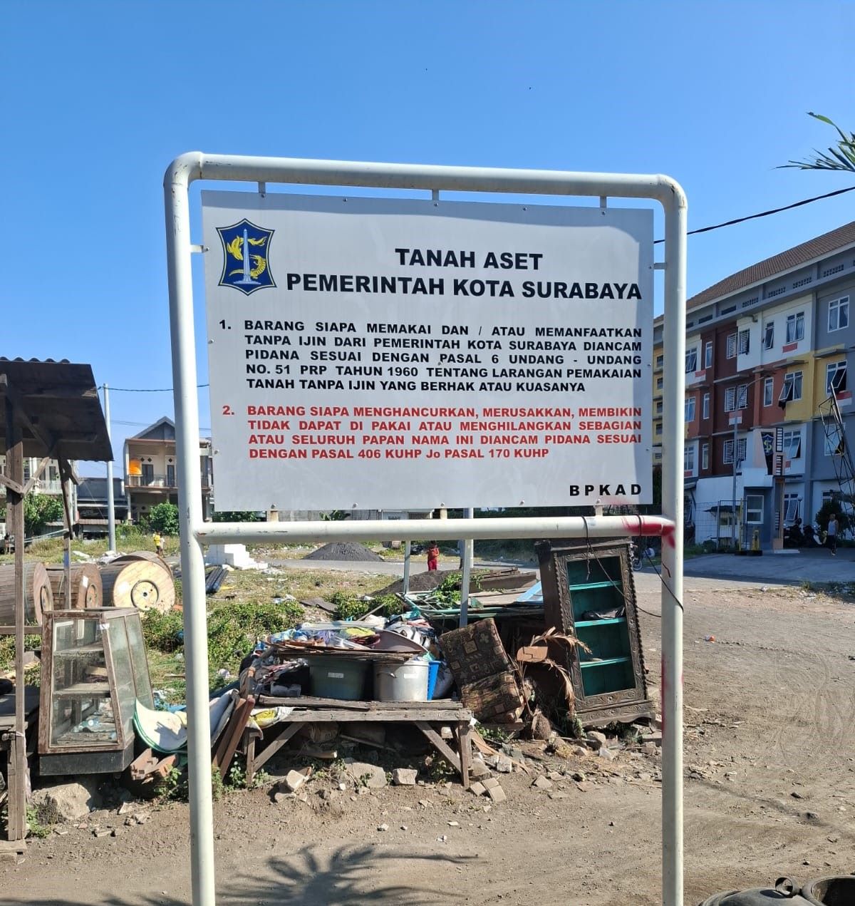 lahan-aset-pemkot-surabaya-dipakai-simpan-tiang