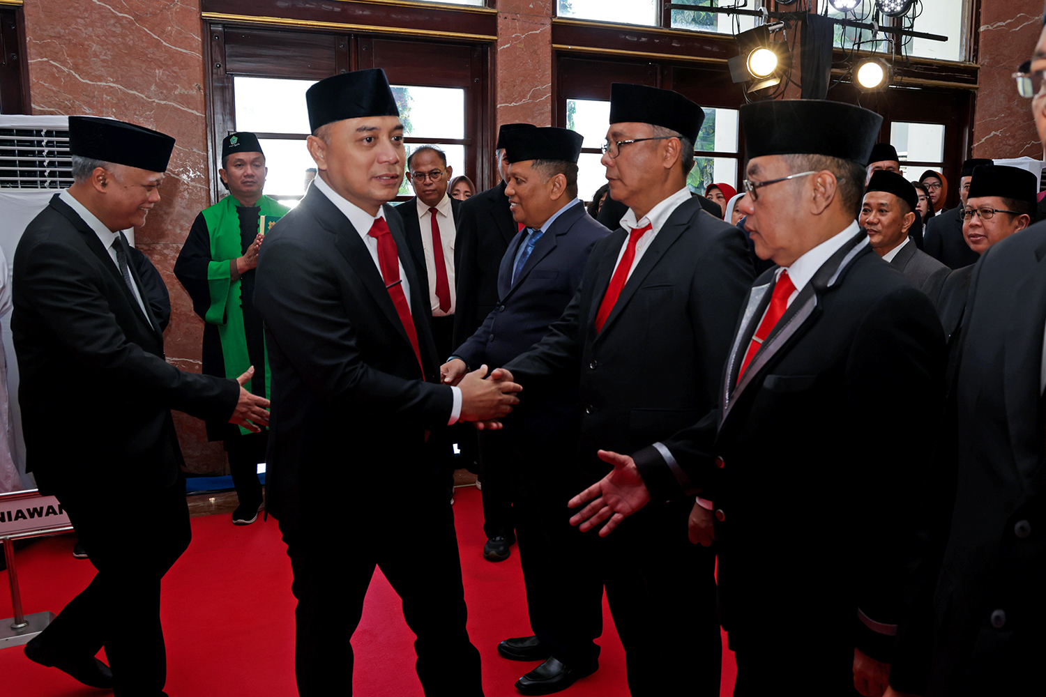 eri-cahyadi-tegas-camat-lurah-bisa-dicopot