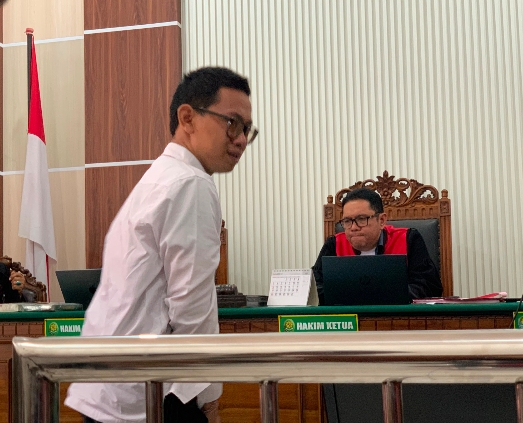 perusakan-kantor-yayasan-savy-amira-surabaya