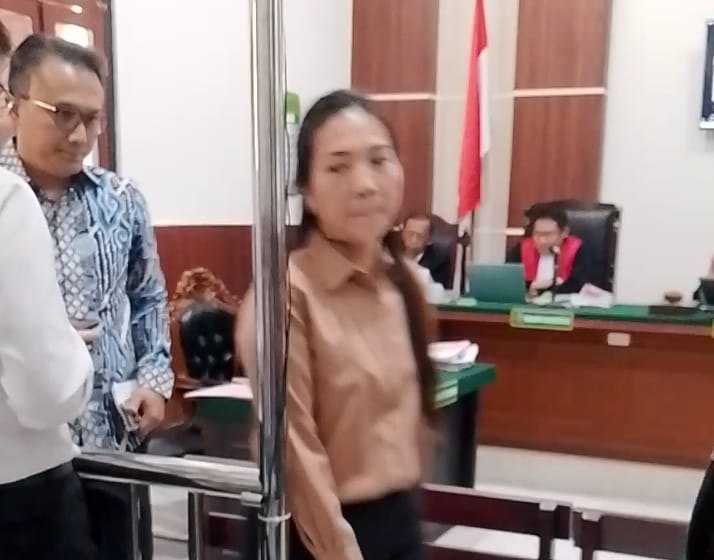 mantan-admin-sd-cita-hati-didakwa-gelapkan-dana