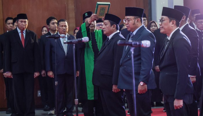 pengamat-sebut-mutasi-lurah-tambak-wedi