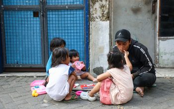 Video Viral Tuding Ayah Eksploitasi Anak, Pemkot Surabaya: Fakta Belum Terbukti