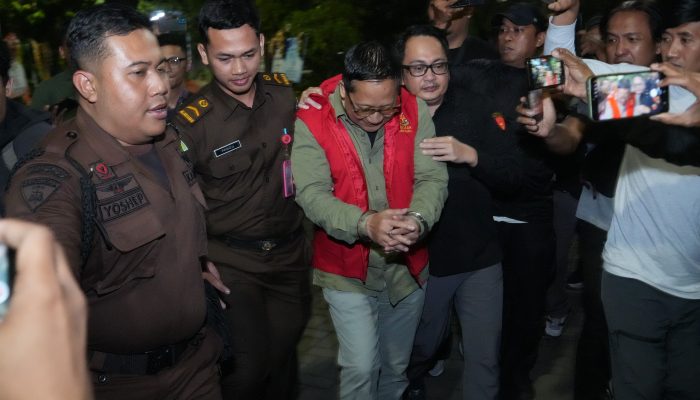 Mantan Dirut Kebun Binatang Surabaya Jadi Tersangka Korupsi Rp10,2 Miliar