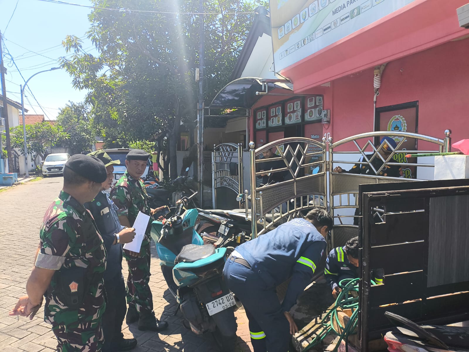 pdam-surya-sembada-putus-sambungan-air-ilegal