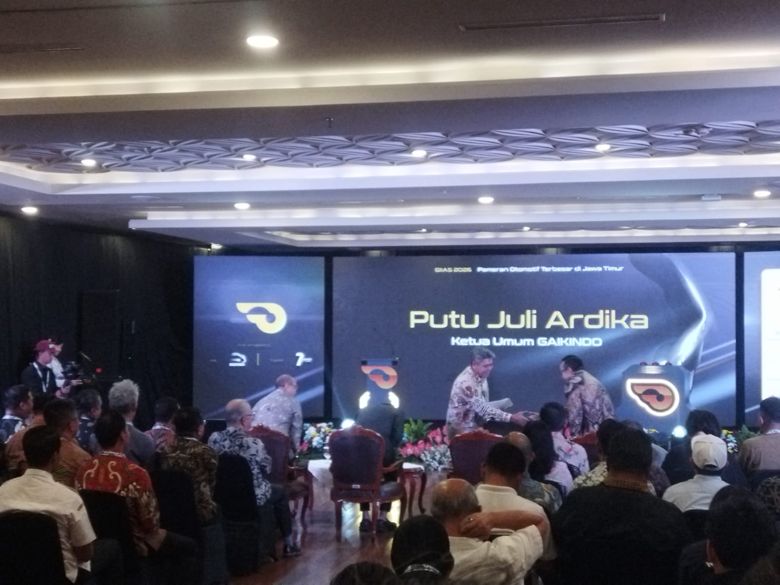 mobil-hybrid-dan-listrik-pasar-otomotif