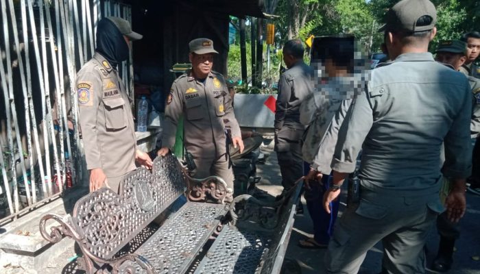 Kursi Besi hingga Kabel Lampu Taman Dicuri, Pemkot Surabaya Beri Rp300 Ribu bagi Pelapor
