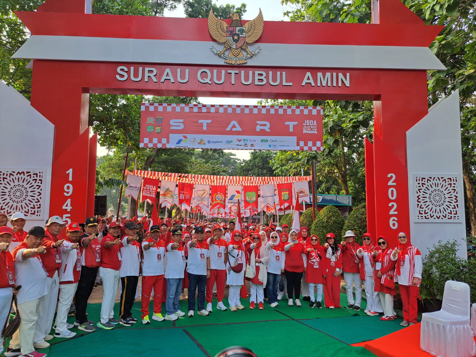 ribuan-massa-jalan-sehat-qutubul-amin-meluber