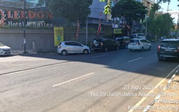 parkir-badan-jalan-depan-leedon-hotel-dishub