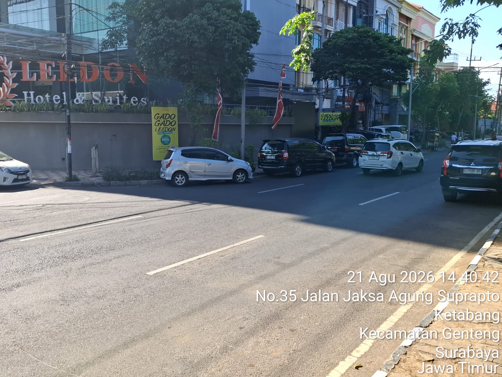parkir-badan-jalan-depan-leedon-hotel-dishub