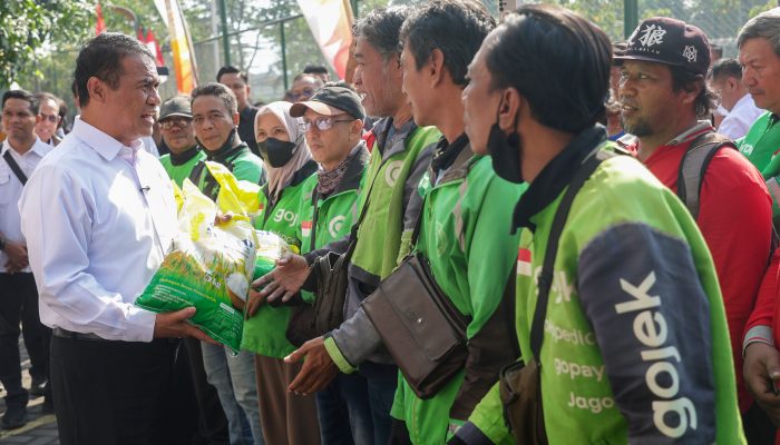 Mentan Amran Cek Langsung Penyaluran Beras di Surabaya Stok 5,2 Juta Ton