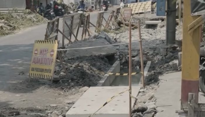 Warga Terpeleset di Proyek Drainase Ngemplak, Kontraktor Diminta Tanggung Biaya Korban