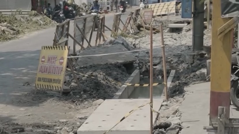 warga-terpeleset-di-proyek-drainase-ngemplak