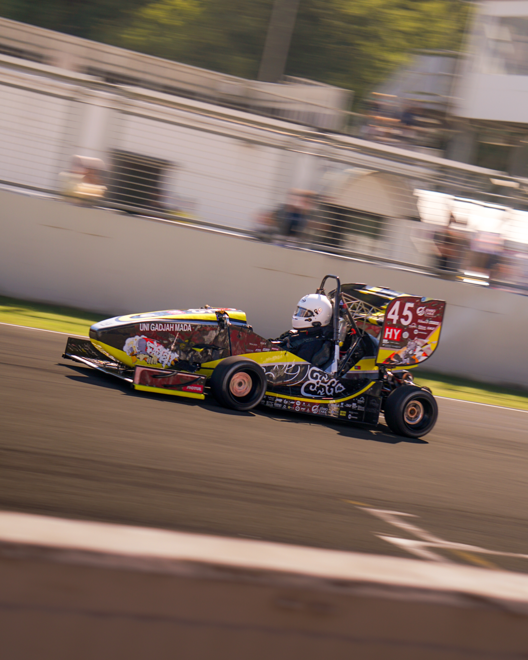 ugm-luncurkan-bm-15h-mobil-formula-hybrid