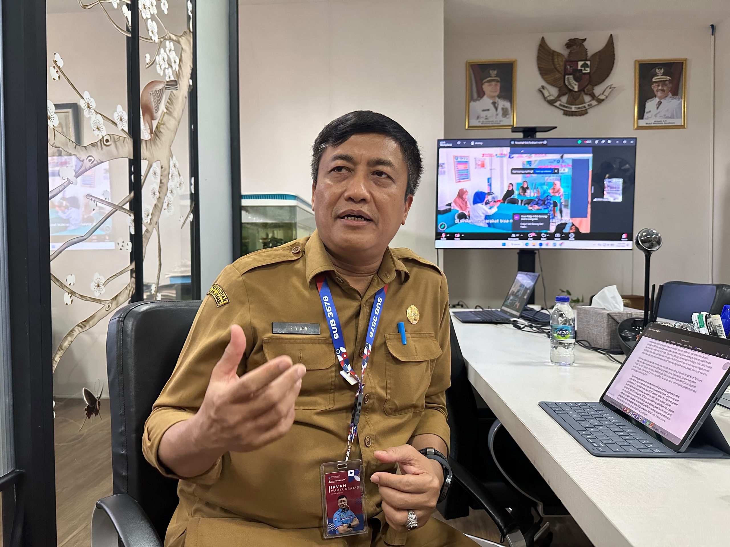 sudah-jadi-sarjana-warga-tercatat-kk-sma